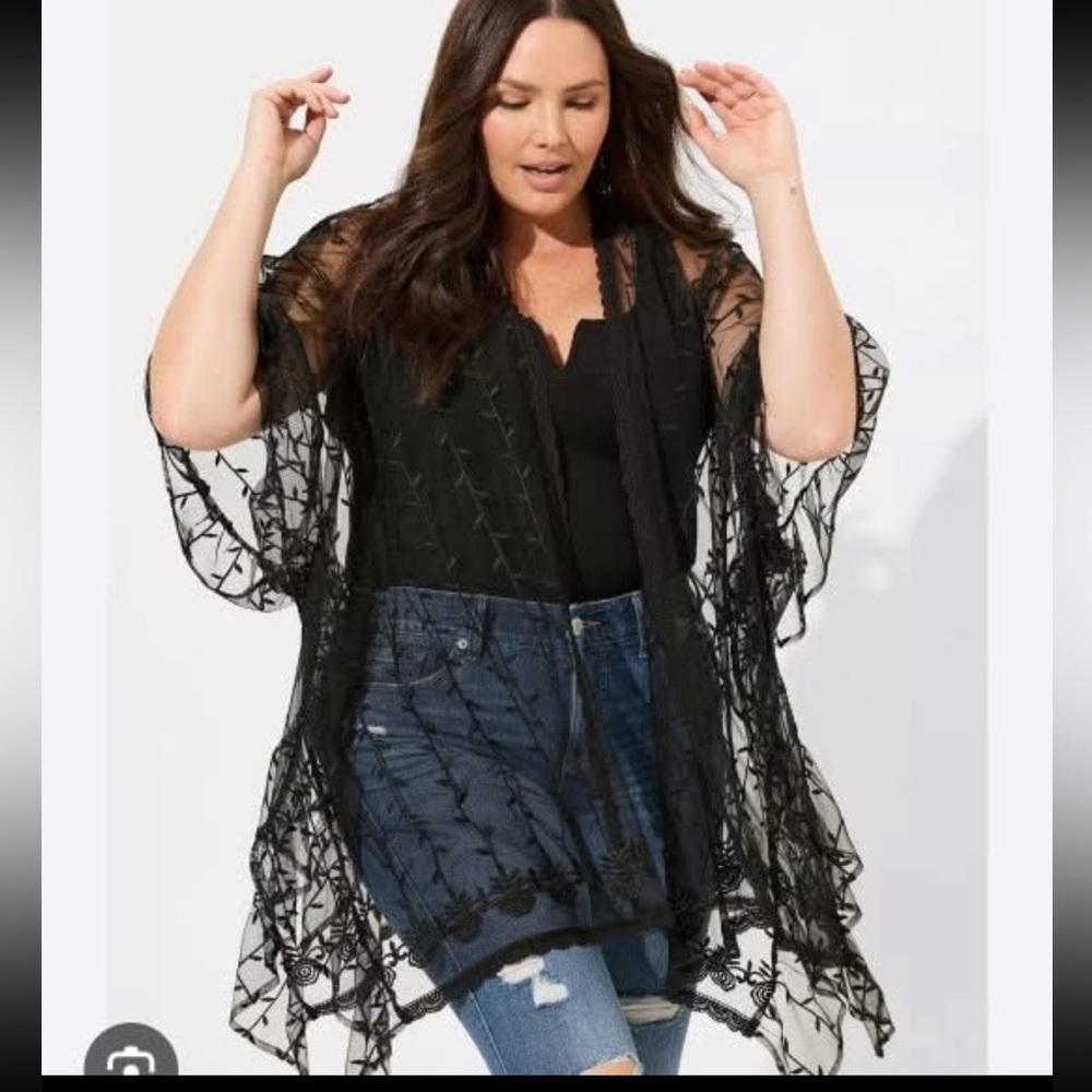 Torrid Black Lace Ruana Kimono Duster - Picture 2 of 14